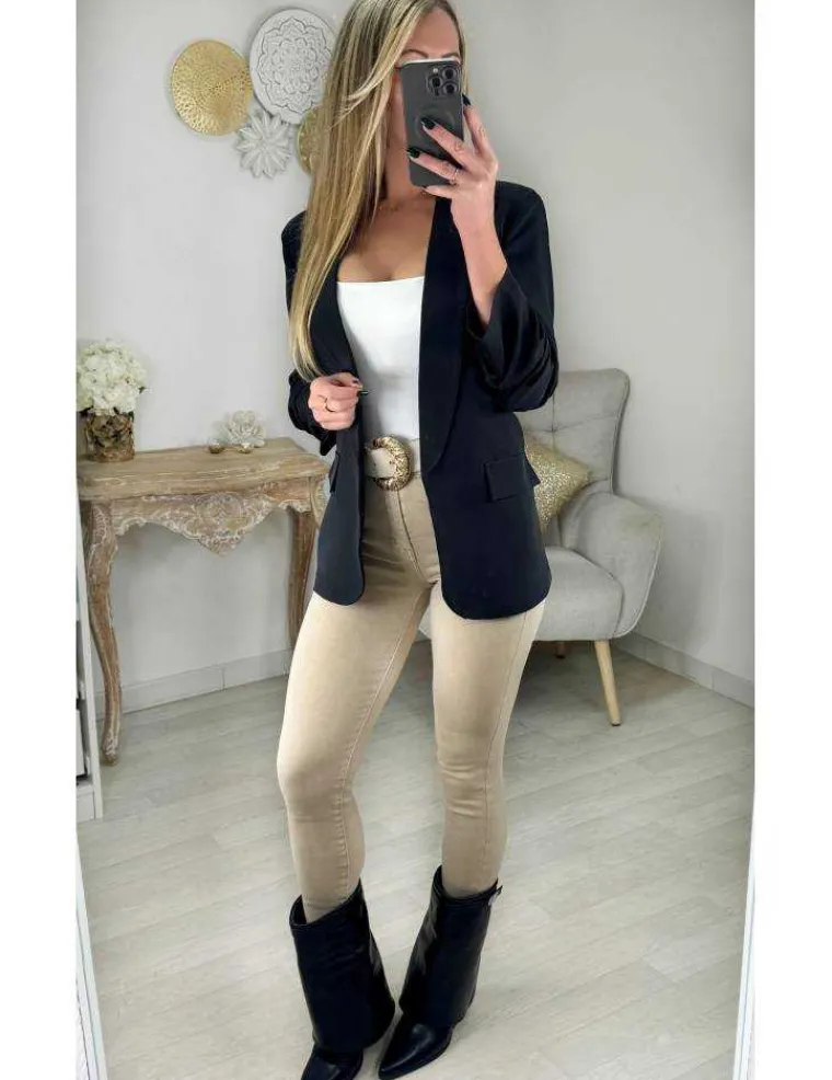 blazer_classique_noir_0.webp My Look Féminin Blazer classique noir Outlet