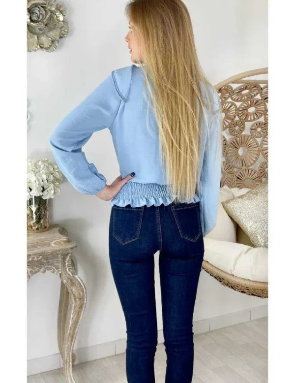 My Look Féminin Blouse bleue ciel smockée "volants et broderies" Hot