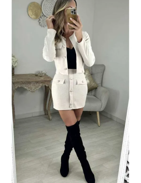 My Look Féminin Ensemble tweed beige et boutons dorés New