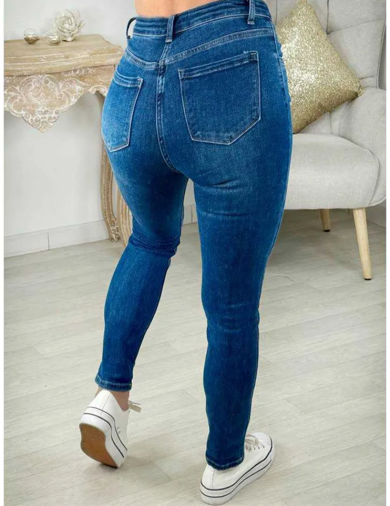 jeans_bleu_brut_et_coeur__1.webp My Look Féminin Jeans bleu brut et coeur rouge Hot