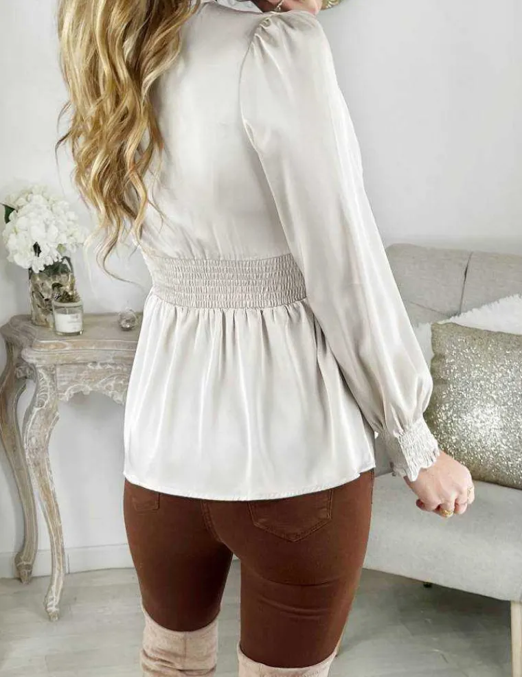 ma_blouse_satine_beige_nu_2.webp My Look Féminin Ma blouse satinée beige nude "taille drapée" Online