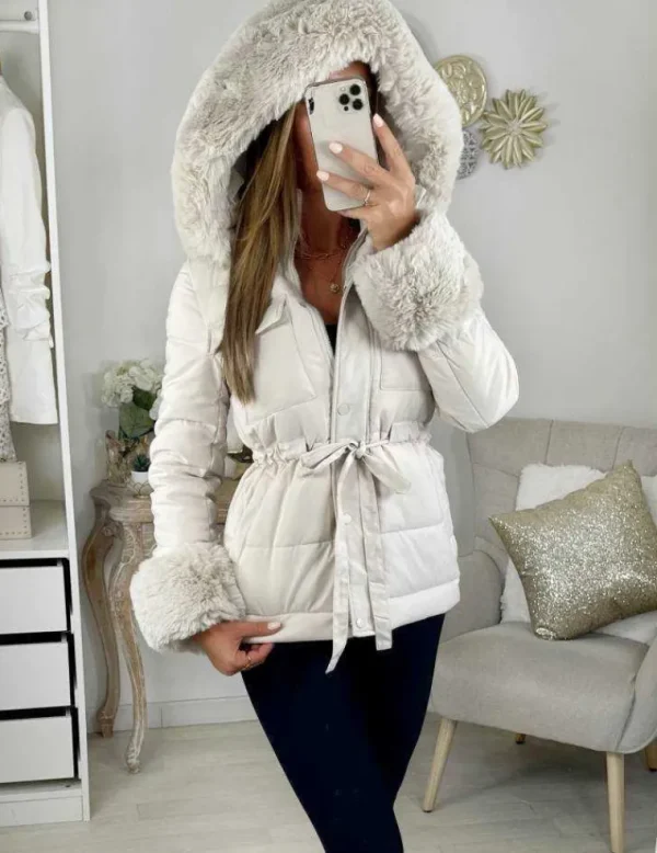 My Look Féminin Ma doudoune beige "capuche et poignets fourrure" Online