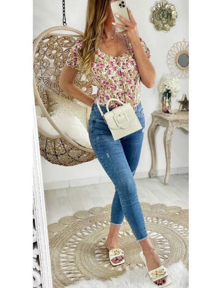 ma_petite_blouse_fleurie__0.webp My Look Féminin Ma petite blouse fleurie et boutonnée "épaules froncées" Sale