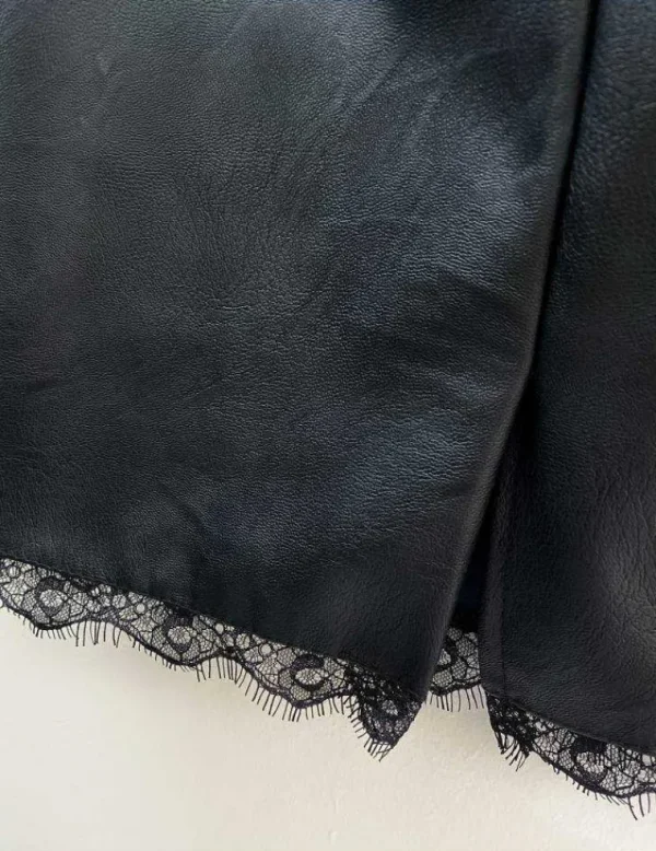 My Look Féminin Ma petite jupe noire style cuir et fine dentelle Hot