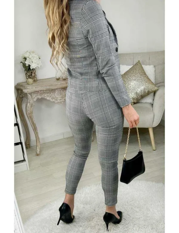 My Look Féminin Ma petite veste courte à carreaux Fashion