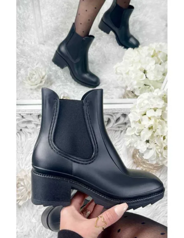My Look Féminin Mes bottines Chelsea crantées black basic Online