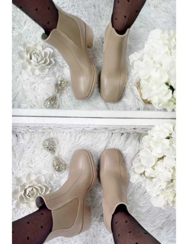 My Look Féminin Mes bottines Chelsea crantées beige basic Online