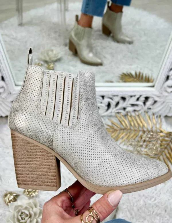 My Look Féminin Mes bottines style santiag Gold & bouts pointus New