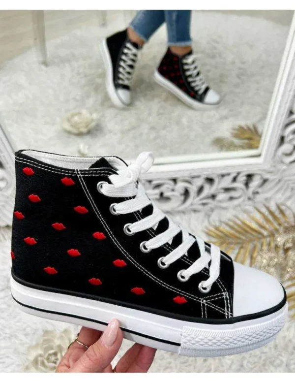 My Look Féminin Mes petites baskets noires " red kiss" Fashion