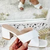 My Look Féminin Mes petites sandales blanches style cuir croisées Fashion
