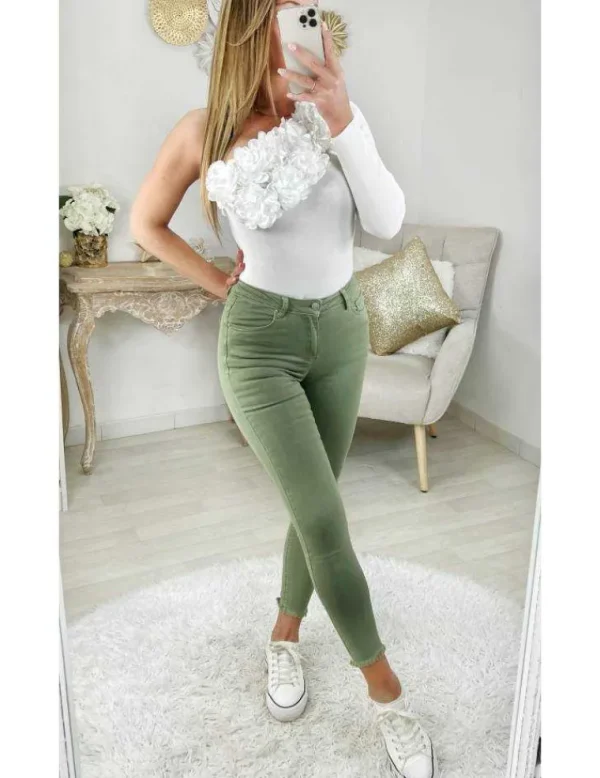 My Look Féminin Mon joli pull blanc "one shoulder & flowers" Online