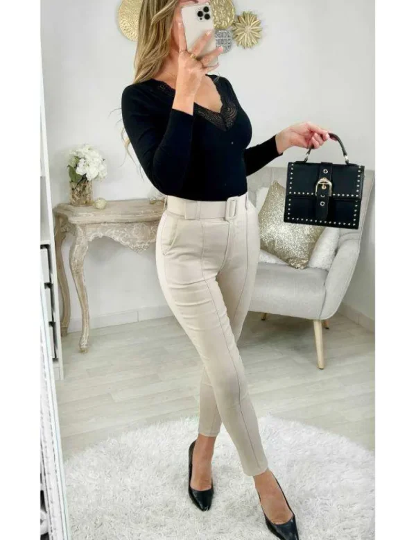 My Look Féminin Mon pantalon beige et sa ceinture" so classic" New