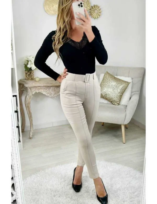 My Look Féminin Mon pantalon beige et sa ceinture" so classic" New