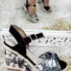 My Look Féminin sandales compensées noires et fleuries Clearance